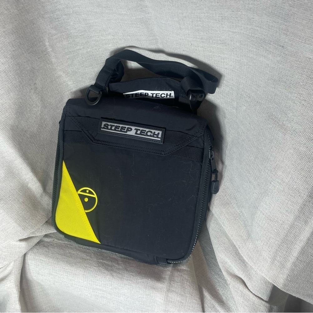 The North Face Black and Yellow ski bag for downhill